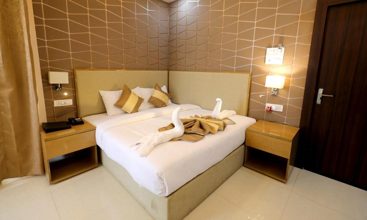 Hotel Yuvraj Grand Jabalpur Ngoại thất bức ảnh
