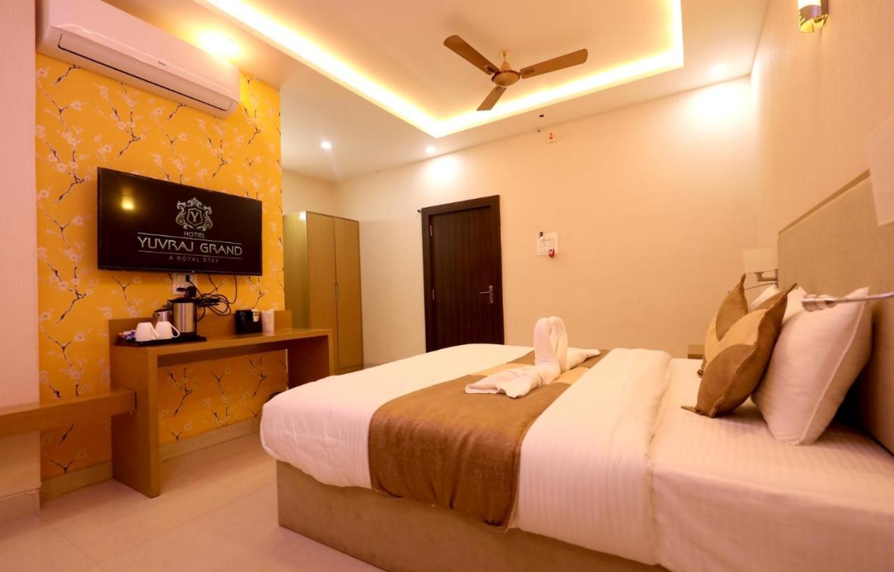 Hotel Yuvraj Grand Jabalpur Ngoại thất bức ảnh