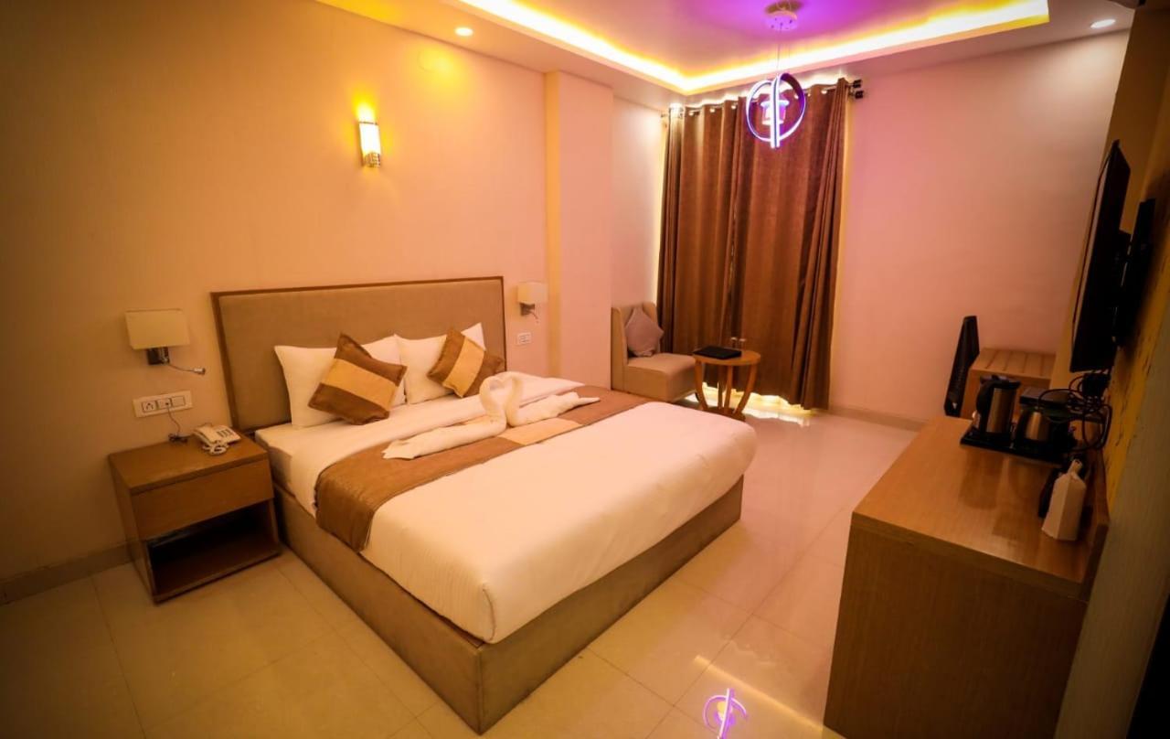 Hotel Yuvraj Grand Jabalpur Ngoại thất bức ảnh