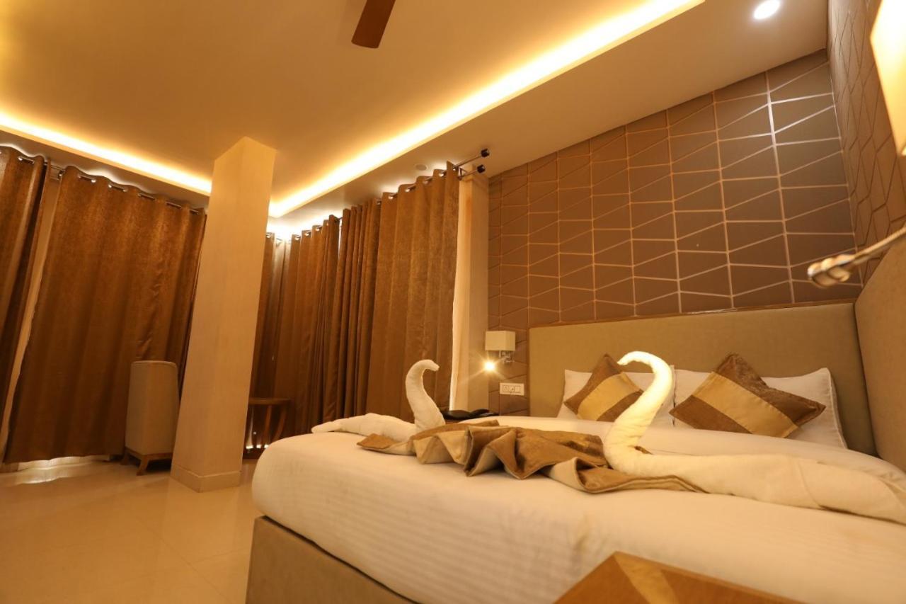 Hotel Yuvraj Grand Jabalpur Ngoại thất bức ảnh